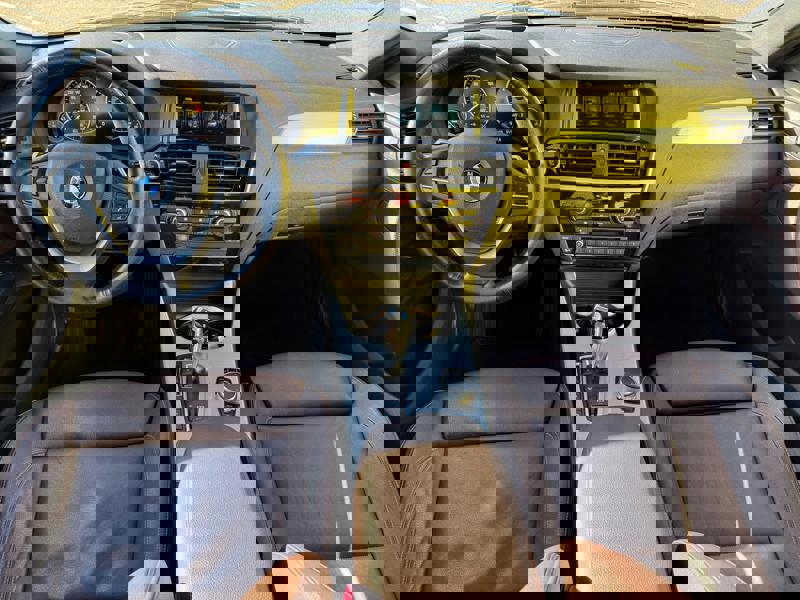 Image BMW 楲⁥㑘⠠㉆⤶㈨㄰ⴴ⤾ 20 d 2.0 190 xLine xDrive Xénon GPS Bluetooth Caméra Sièges cuir élec à mémoires Régul Clim auto Gti